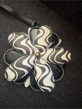 Kurt Geiger London Flower Bag Charm - dust bag included